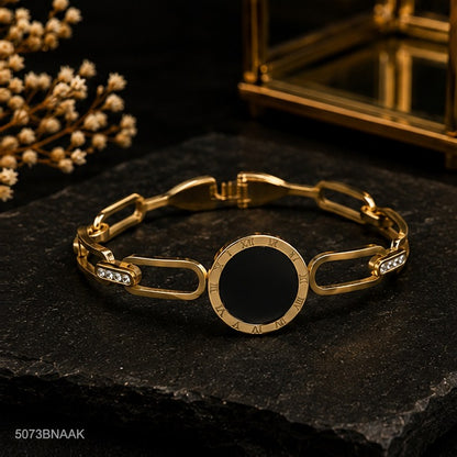 Black Round Center Geometric Bangle